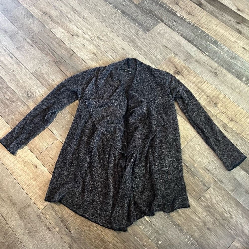 Barefoot Dreams S/M Bamboo Chic
Light brown and black Cardigan Sweater